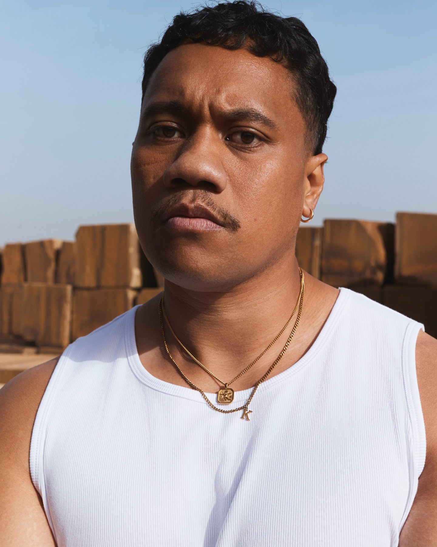 Essential Rib Singlet. Clean. Fitted. Ready for anything.

#johnnybigg #transeasonal25 #mensfits #bigandtall #everydayessentials #fyp