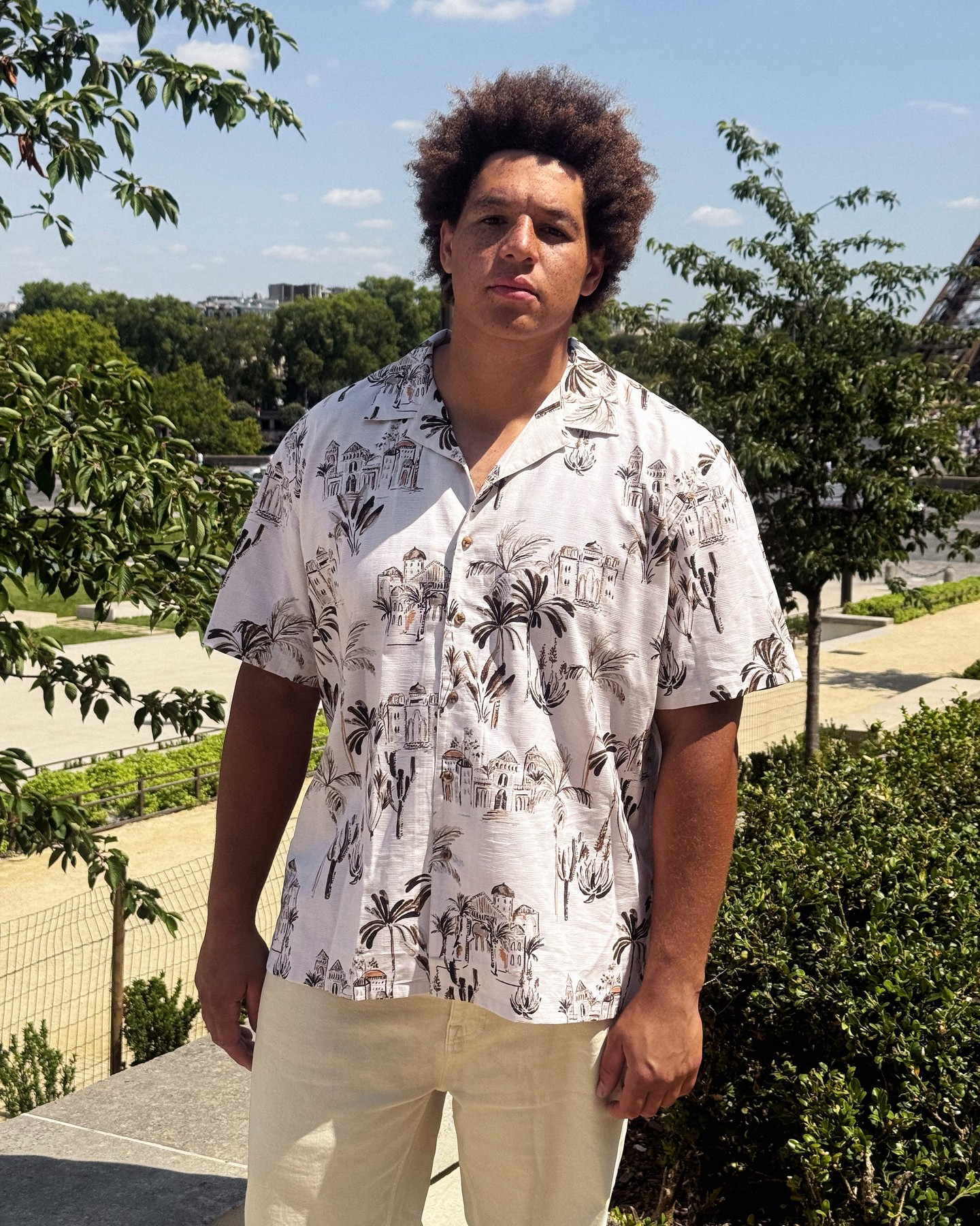 For when the dress code just says: “look good.”
The Casablanca Relaxed Fit Shirt.

#bigandtall #fashion #menswear #style #spring25 #johnnybigg