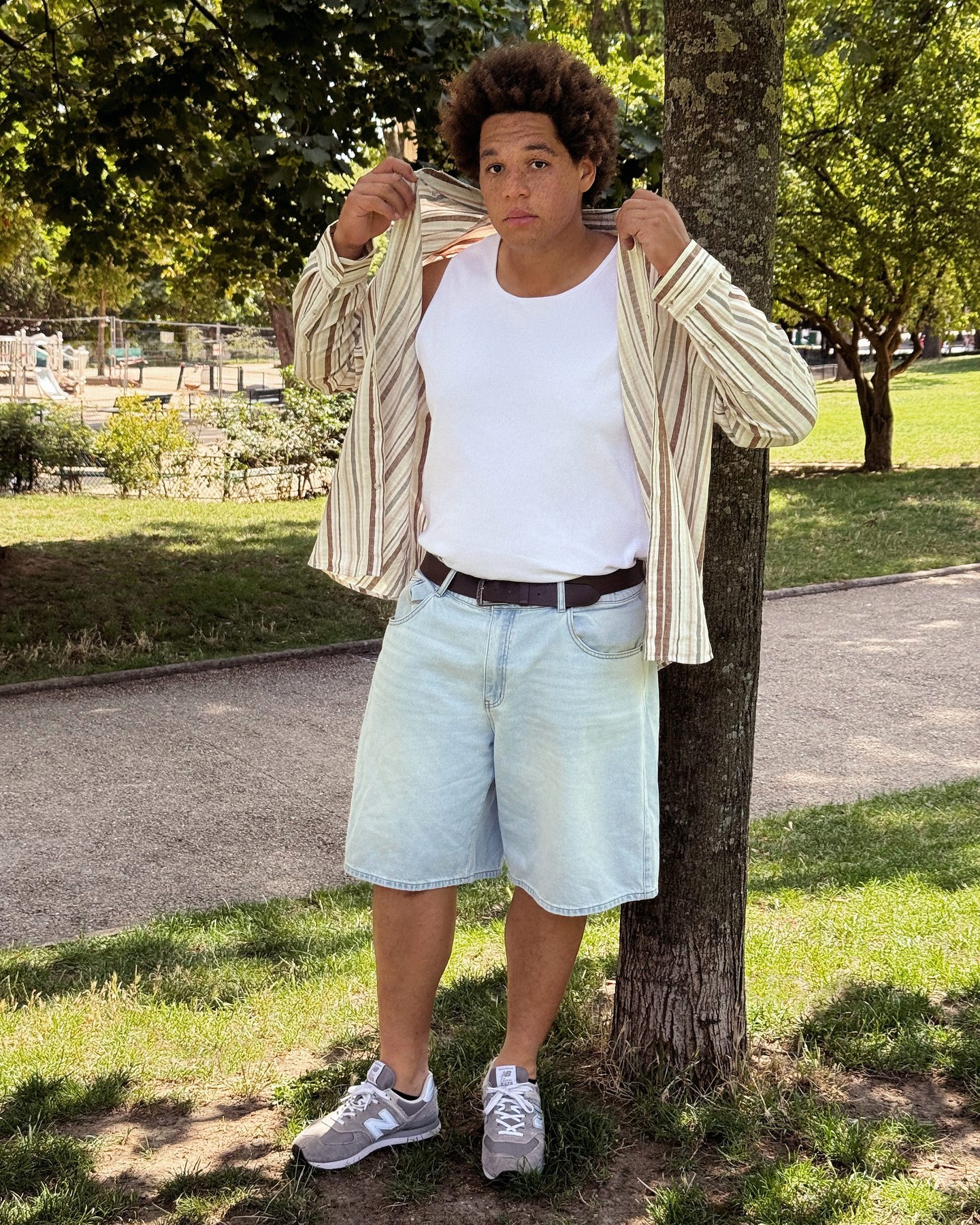 Park hangs approved.
Relaxed shirt, denim shorts, sneakers. Weekend fit sorted.

#bigandtall #menswear #style #fashion #spring25