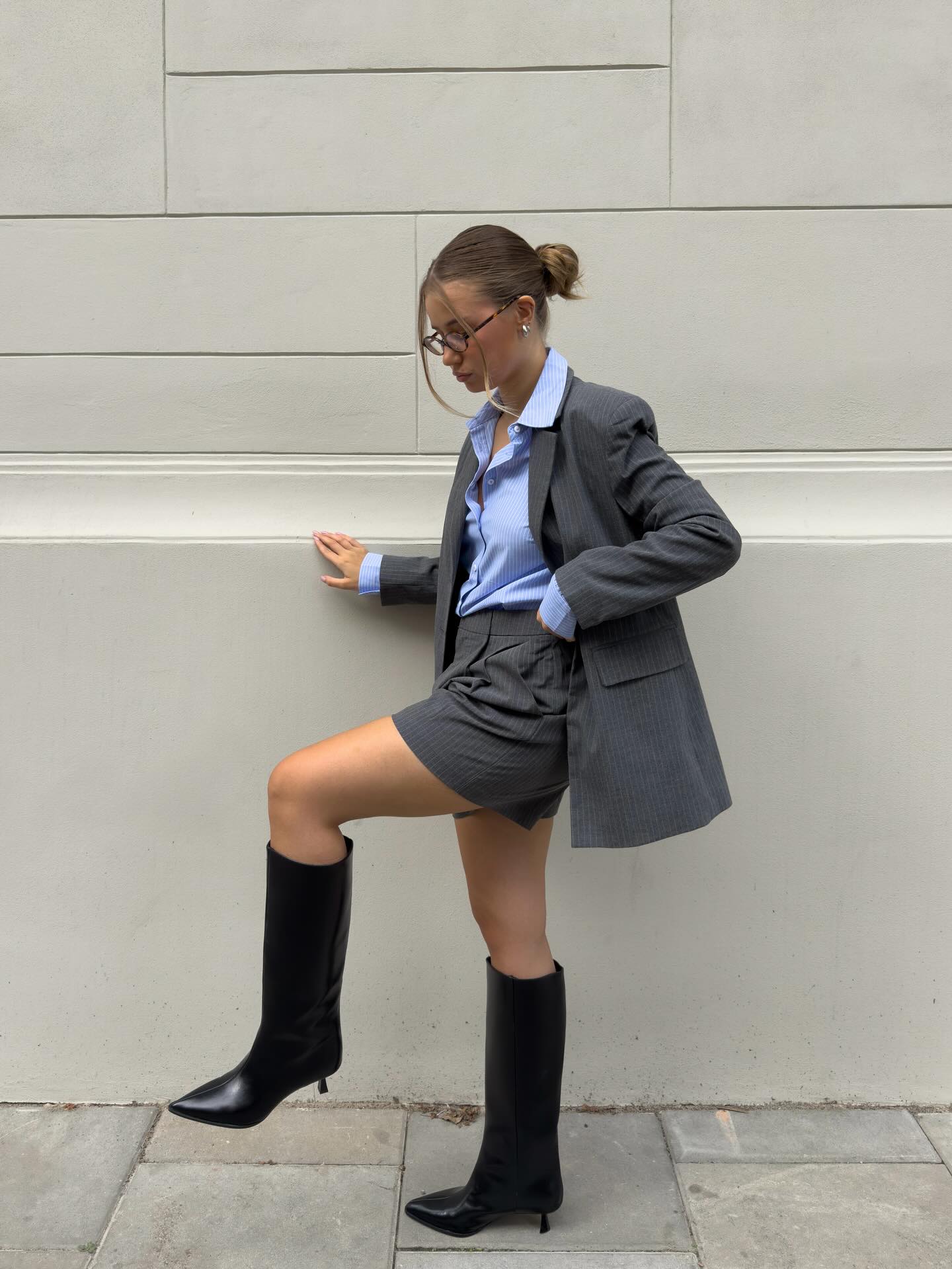 Flat leather ankle boots with fur lining - Women's fashion