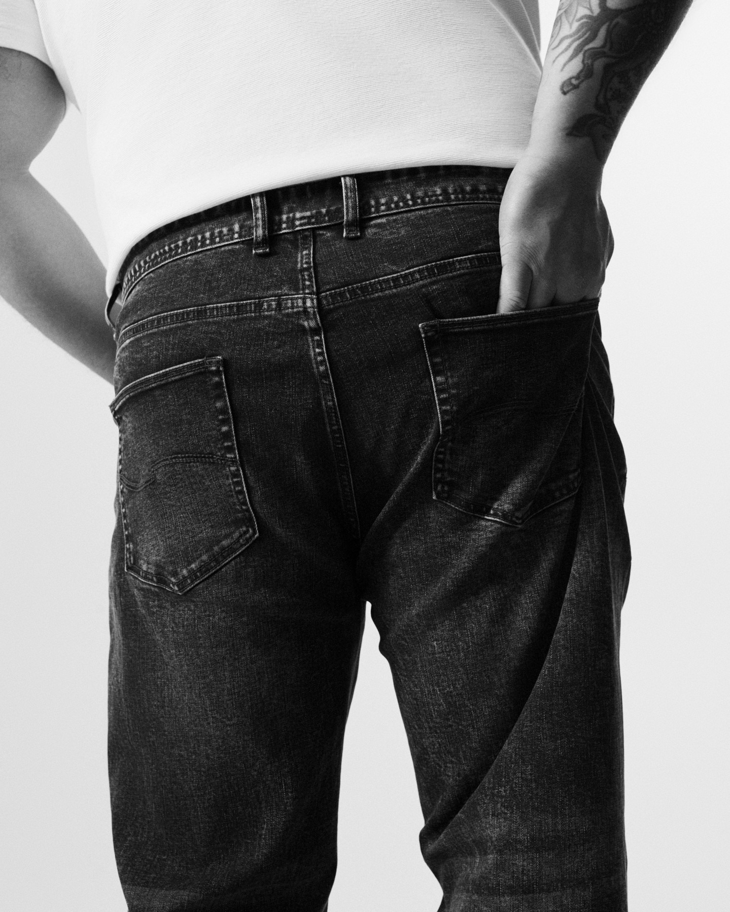 Core fits, built to last. From denim to chinos, these are the everyday essentials you’ll always reach for.

#bigandtall #johnnybigg #menswear #style #fashion #essentials