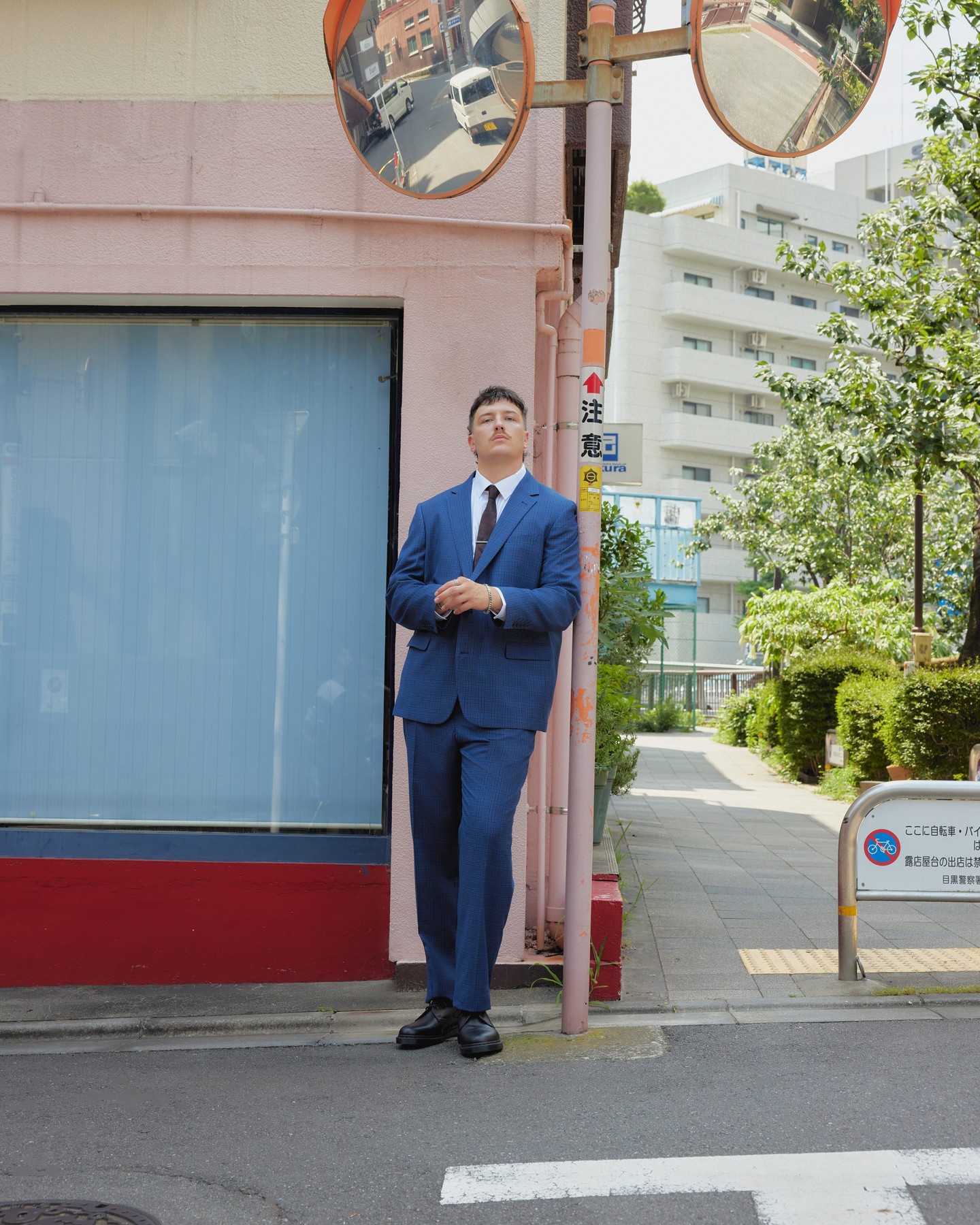 Suit up. Step out. Stand tall. The Myles suit awaits you.
#bigandtall #johnnybigg #menswear #style #fashion #suiting