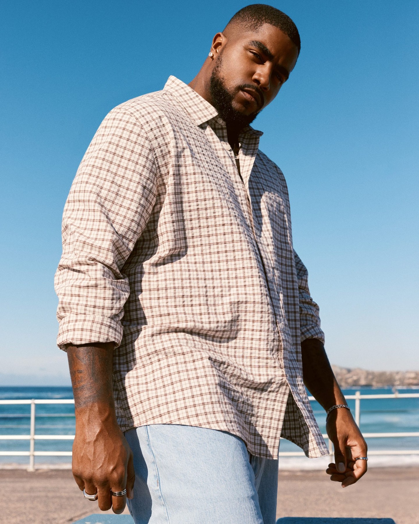 Light layers, ocean breeze.
The new season’s here. Keep it relaxed in our summer-ready check shirts.
#johnnybigg #menswear #fashion #mensstyle #styleinspo #outfit #mensfashion #summerstyle