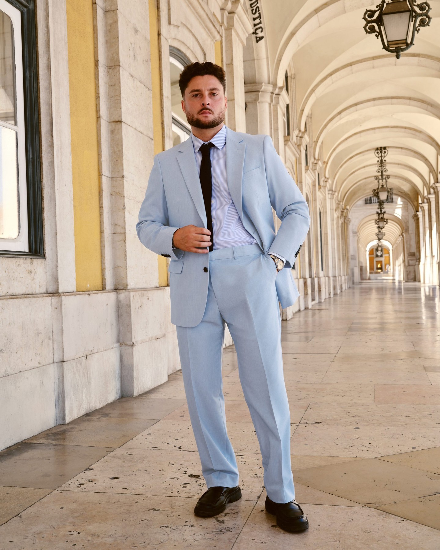 The Moore Hyperstretch Suit: made to move with you.
Flexible, and built for all-day comfort whether it’s work, weddings or weekends.
#johnnybigg #menswear #fashion #mensstyle #styleinspo #mensfashion #suiting #formalwear