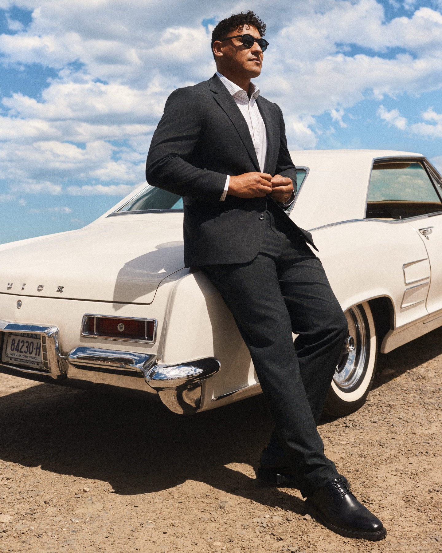 London Check Suit. The suit that doesn’t clock out at 5. Built for whatever’s next.

#johnnybigg #menswear #bigandtall #tallmenswear #newarrivals #transeasonal