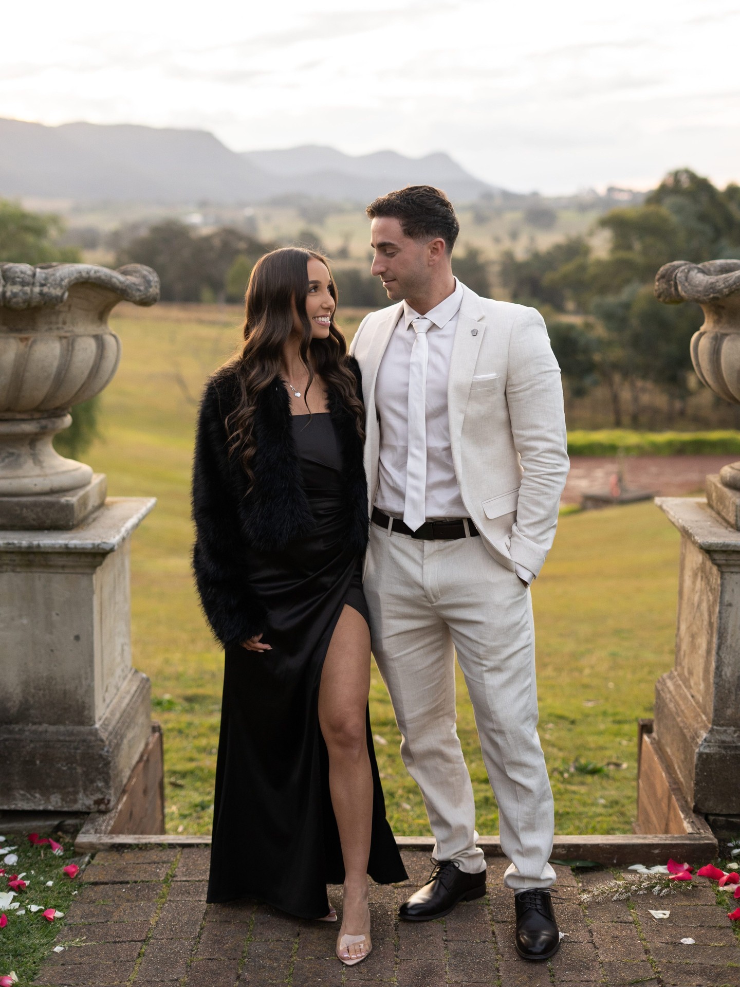 Calendar looking hectic. Fit looking clean in our Carter Linen Suit 🧼

Shop the look online or in-store, as seen on @josephbono_ 🛒